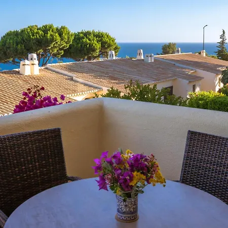 Aldeamento Turístico Algar Seco Parque Carvoeiro (Lagoa)